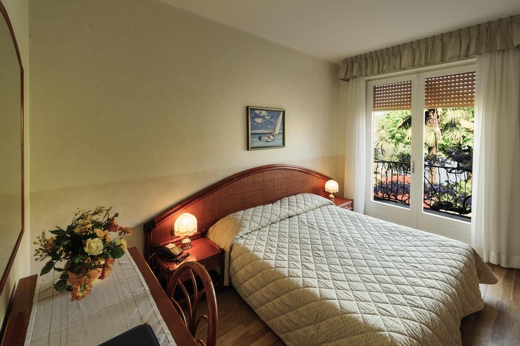 Hotel Garden Zorzi San Felice del Benaco Rum bild